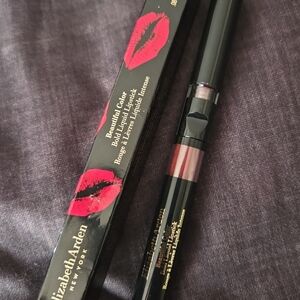 Elizabeth Arden Bold Liquid Lipstick - Vibrant Red